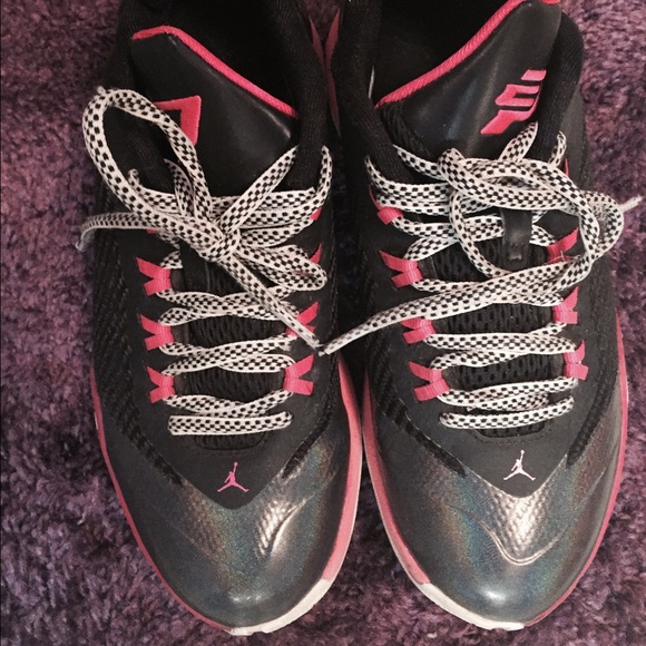 Kids/Girls Jordan's size 6 youth