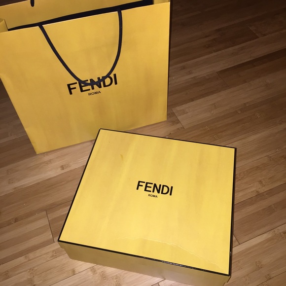 Fendi AW2015 Runway Faux Fur Booties (39) – Guzzi Archive Authentic Fendi 2015 fashion show boots