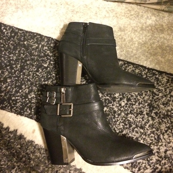 DO NOT BUY Vince Camuto Boots