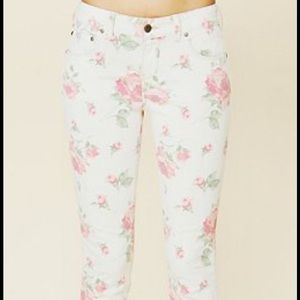 💝NWOT Super Cute Free People Crop Floral Pants💝