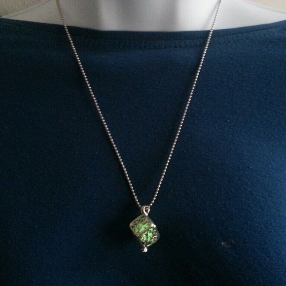 Sold. Magical Square glowing pendant with necklace - Picture 2 of 3