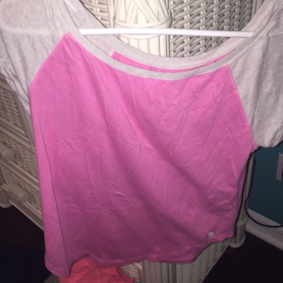 Abercrombie pink tee make offer :) - Picture 1 of 2