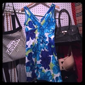 Studio Y sleeveless V-Neck floral dress