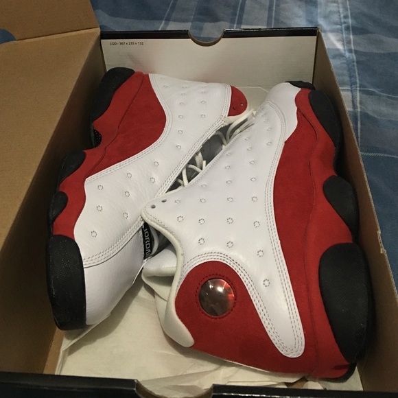 Jordan 13 size 11 - Picture 2 of 2