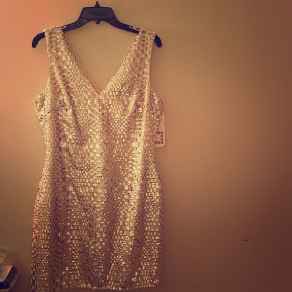 Gold sequined checkered pattern mini dress - Picture 1 of 3
