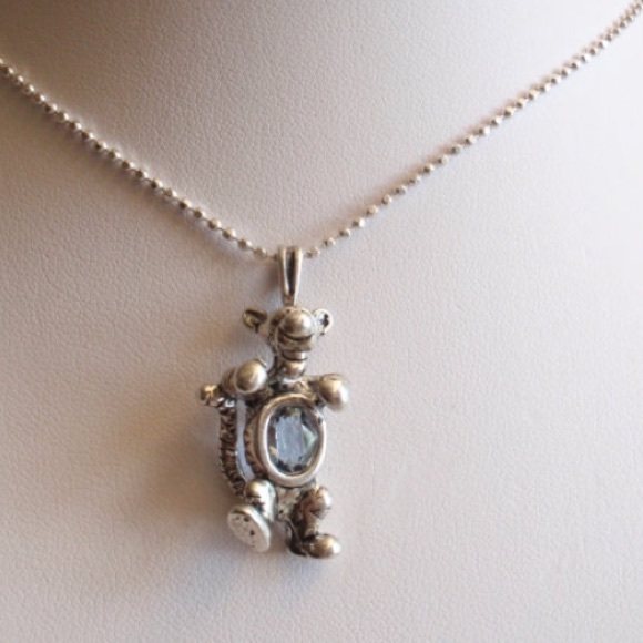 AUTHENTIC tigger necklace ❤️ please share❤️