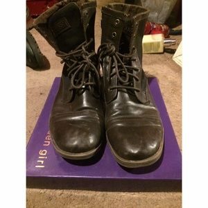 Guess dark brown combat boots