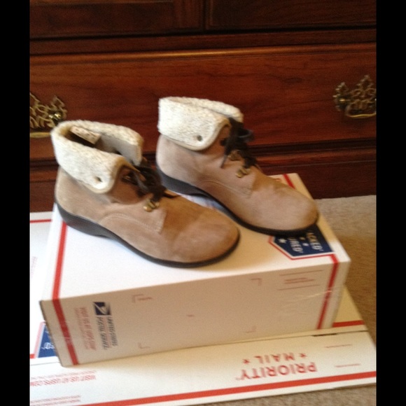 Cobbler Cuddlers size 6.5