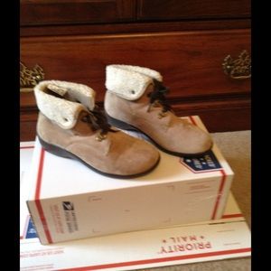 Cobbler Cuddlers size 6.5