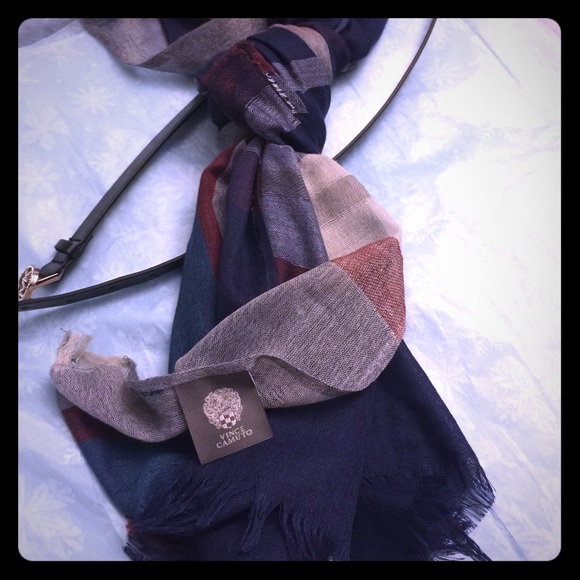 VINCE CAMUTO SCARF