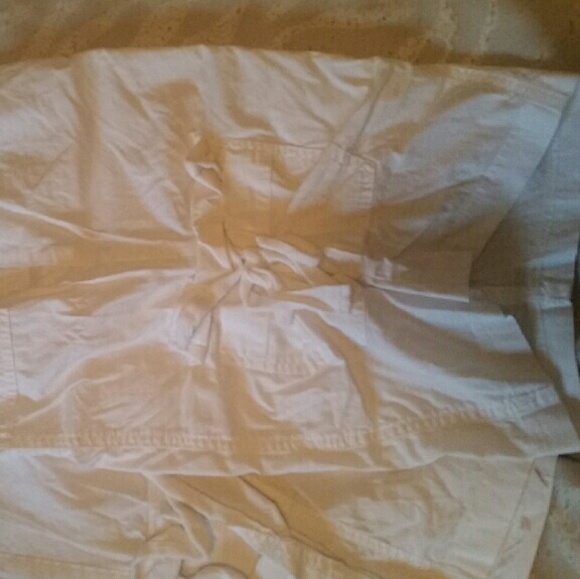 White Capri Cargo shorts *[SOLD]* - Picture 3 of 3