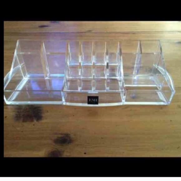 Make up organizer