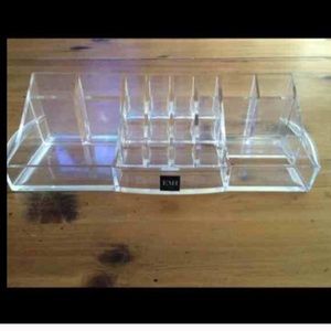 Make up organizer