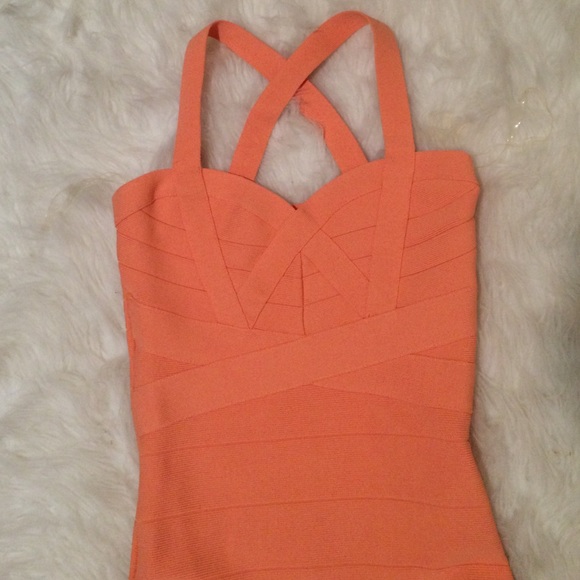Peach colored bodycon/bandage dress - Picture 2 of 3
