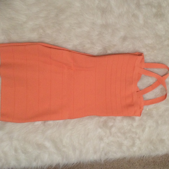 Peach colored bodycon/bandage dress - Picture 3 of 3