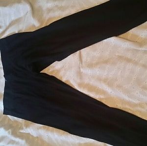 Black capri leggings