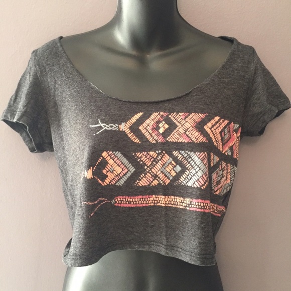 American Eagle Off the Shoulder Top 🛍