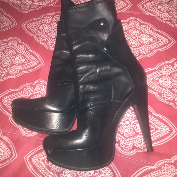Vera wang boots
