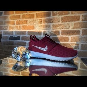 nike juvenate maroon