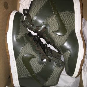 Nike Ski High pumps wedge for women's size 7 army