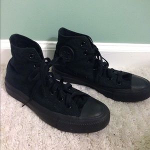 ALL BLACK CONVERSE