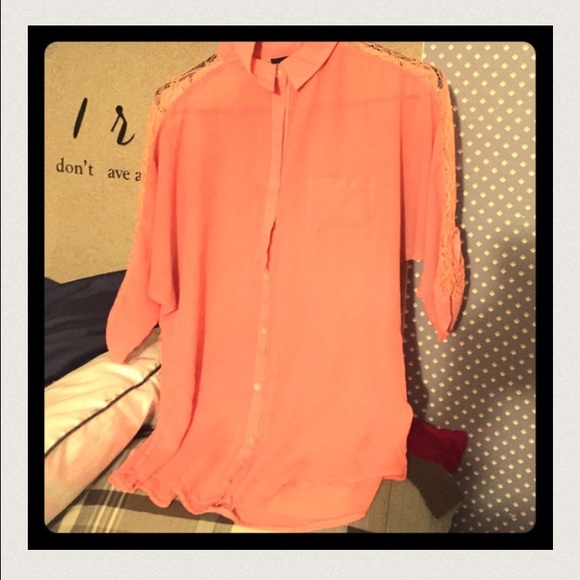 Flowing button up with lacing up arms and back - Picture 4 of 4