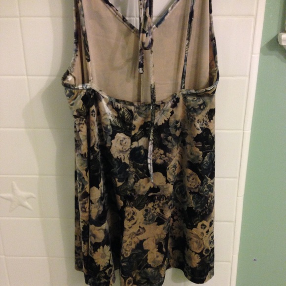 VELVET ROSE ROMPER - Picture 3 of 3