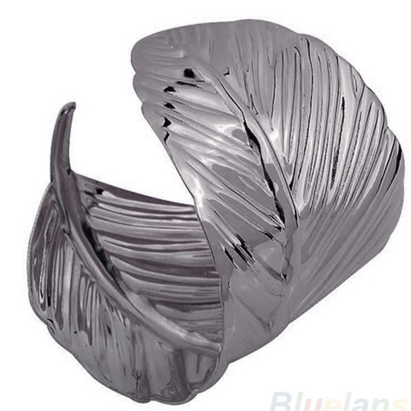 NWOT leaf cuff bracelet