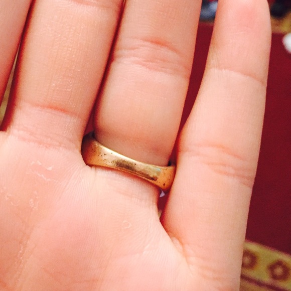 🏮LAST PRICE DROP🏮Urban Outfitters Ring - Picture 2 of 4