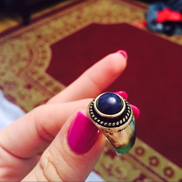 🏮LAST PRICE DROP🏮Urban Outfitters Ring - Picture 3 of 4