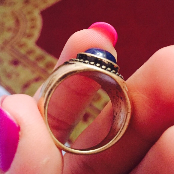 🏮LAST PRICE DROP🏮Urban Outfitters Ring - Picture 4 of 4