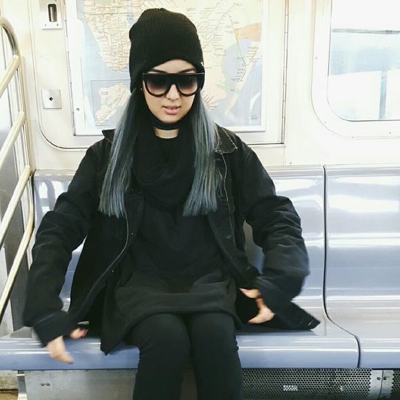 Meet Your Posher, Maria - Picture 2 of 4