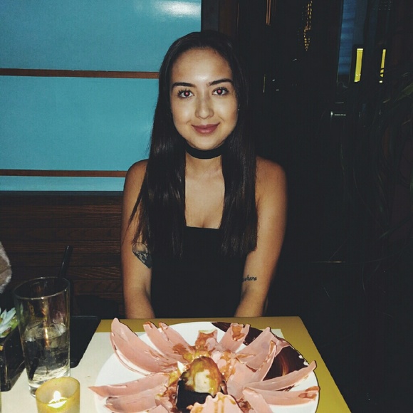 Meet Your Posher, Maria - Picture 4 of 4