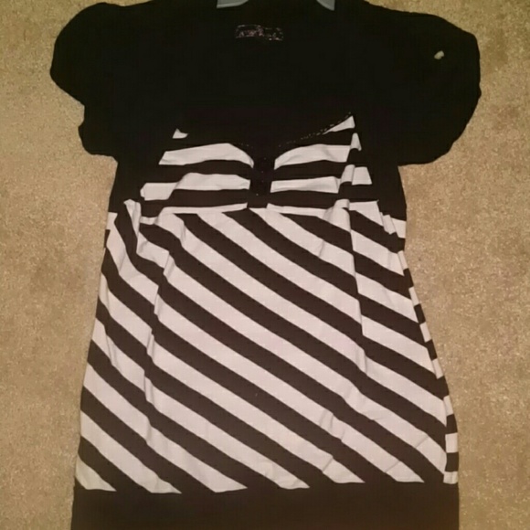 Striped shirt with shoulder cover - Picture 1 of 1