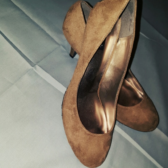 Tan suede heels