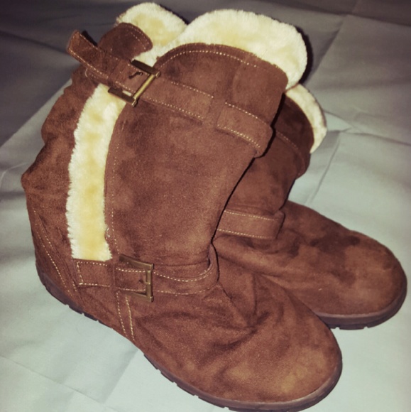 Chocolate brown snow boots