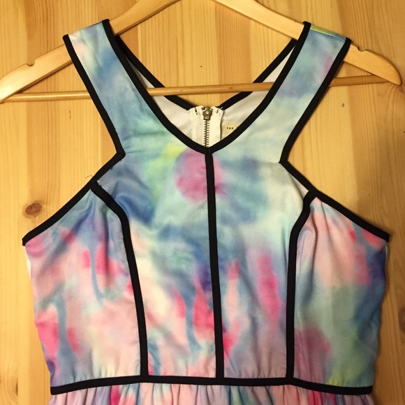 NWT! Paper hearts dress - neatest design😍 - Picture 3 of 4