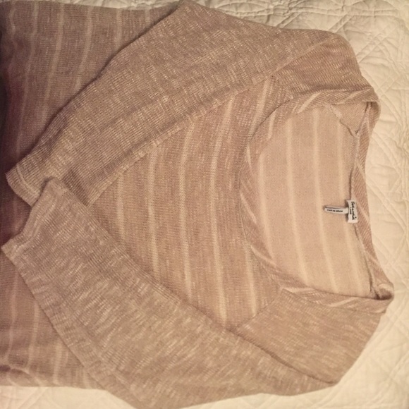 Splendid tan and white sweater - Picture 1 of 3