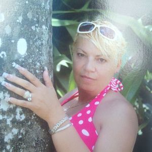 Meet your Posher, Iris