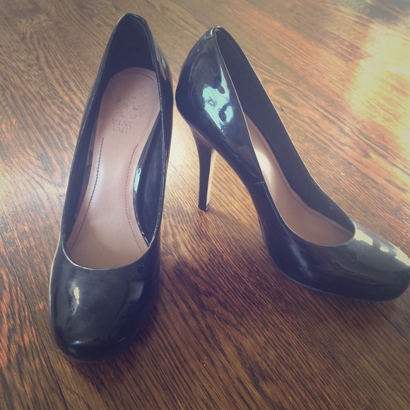 Vince Camuto black patent pumps - size 8