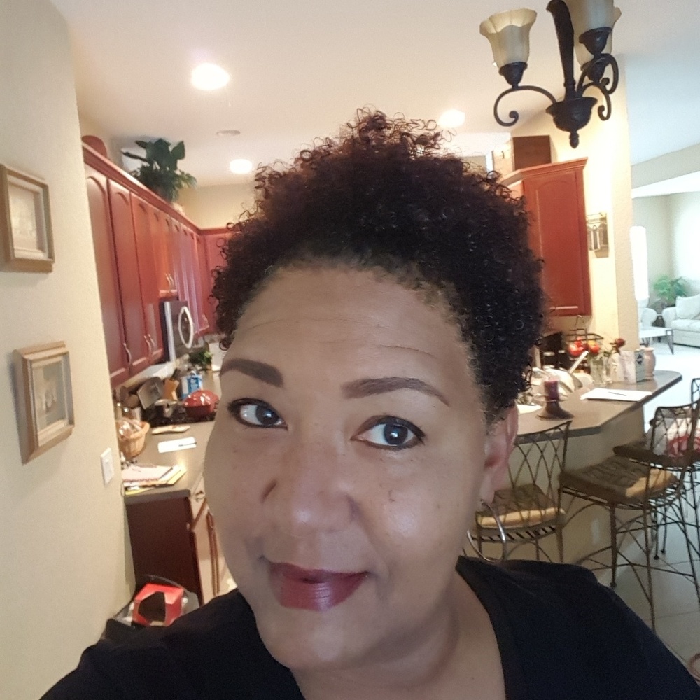 Meet your Posher, Carmelita