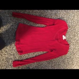 Basic red top. Great for layering.