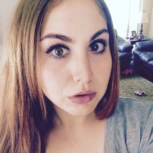 Meet your Posher, Alexandra