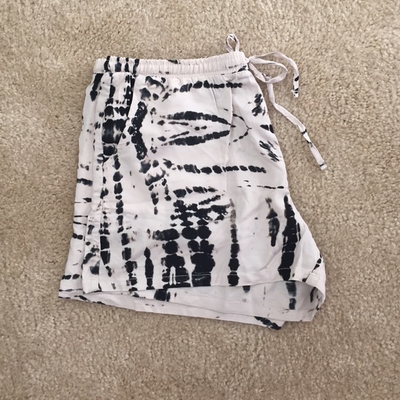 Patterned shorts !