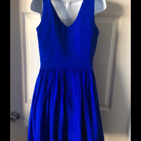 Beautiful blue dress by Jolie & Elizabeth - Picture 4 of 4