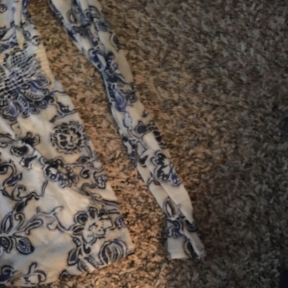 Top - Picture 2 of 4