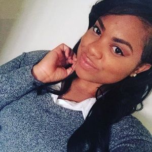 Meet your Posher, Aja