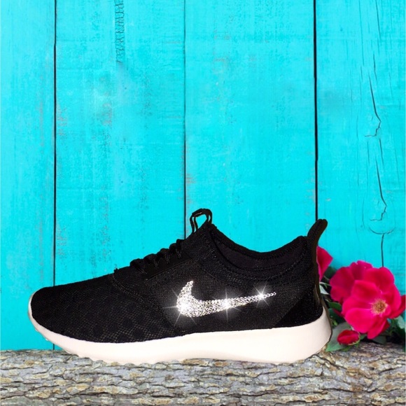 Nike Juvenate Black/White with Swarovski Crystals - Picture 2 of 4