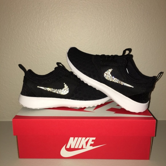 Nike Juvenate Black/White with Swarovski Crystals - Picture 3 of 4