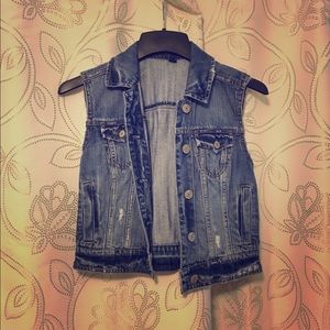 American eagle distressed jean vest